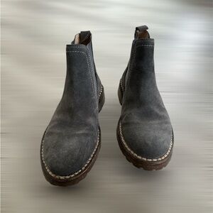 Steve Madden Chealse boots Gray Size 8 Mens, Great Shape